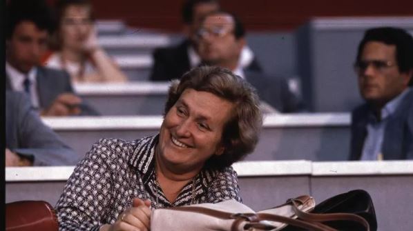 Tina Anselmi, storica figura della Democrazia Cristina, fu un chiaro esempio di come anche forze politiche diverse possono lottare per interessi comuni. Fonte: La Stampa.