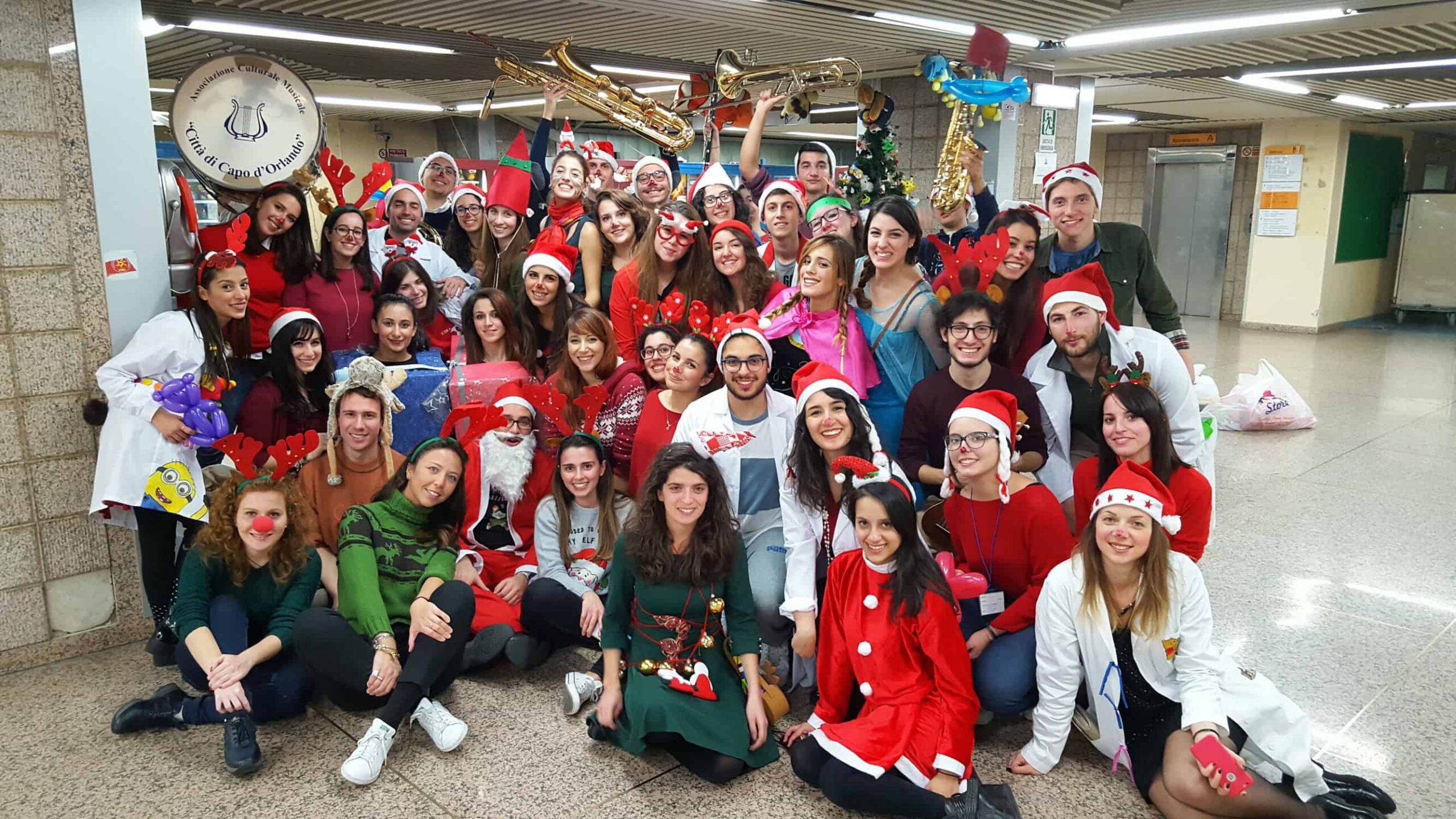 Policlinico in festa per Natale: i dottori del sorriso