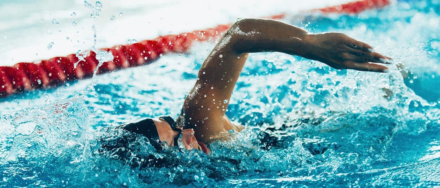 Il nuoto è davvero lo sport perfetto? Alcuni miti da sfatare