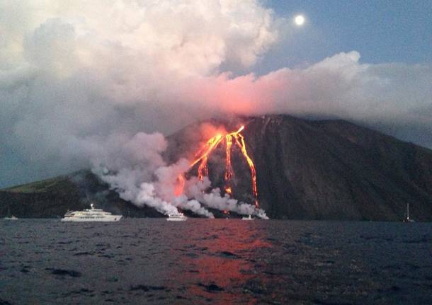 Eruzione Stromboli: una vittima, tanta paura e ritorno verso la normalità