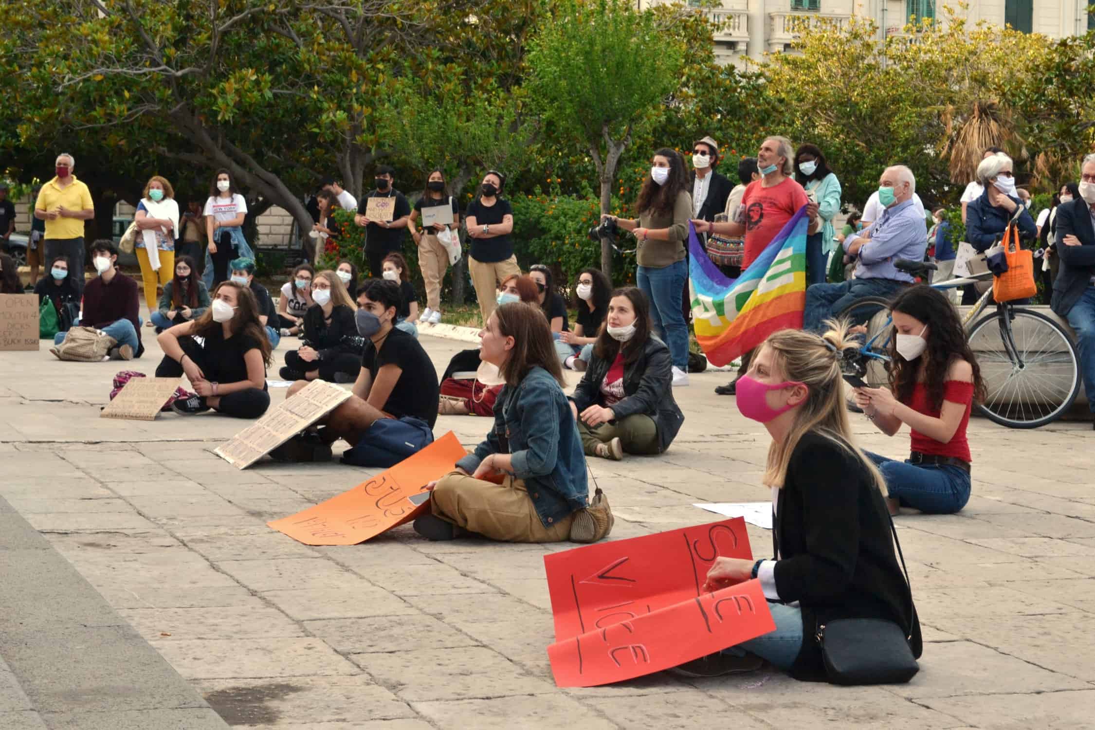 Anche Messina manifesta per George Floyd: Piazza Unione Europea dice no al razzismo