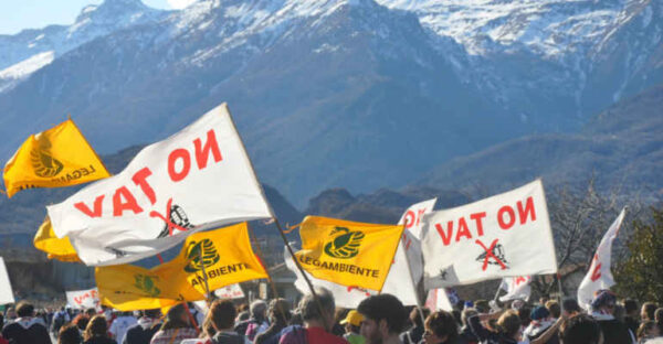 Manifestanti No Tav in Val di Susa