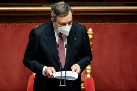 Governo Draghi, si all’invio di armi in Ucraina e aumento fondi alla difesa ma la maggioranza si spacca