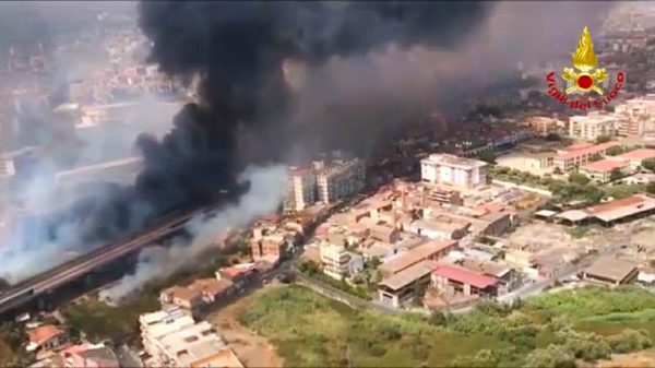 Messina e la Sicilia bruciano. Numerosi gli interventi di vigili del fuoco e della forestale