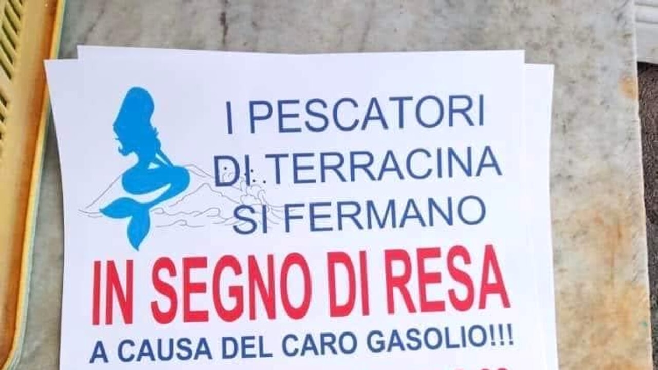 Caro gasolio: sempre più pescherecci a terra. La protesta del settore ittico