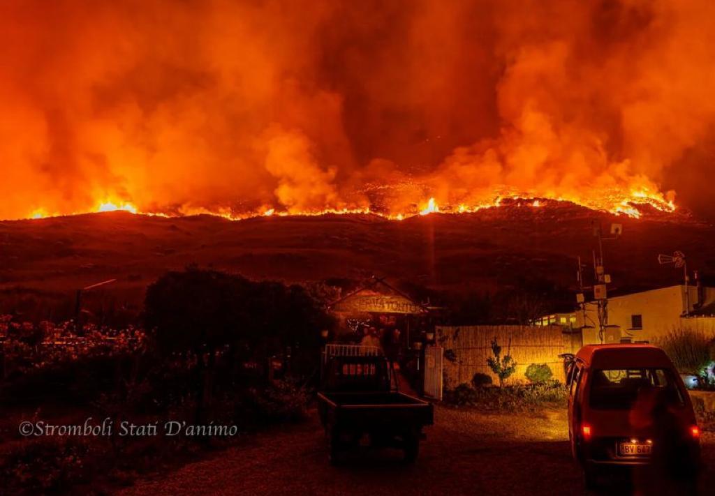 Stromboli: incendio divampato sul set di una fiction sulla protezione civile