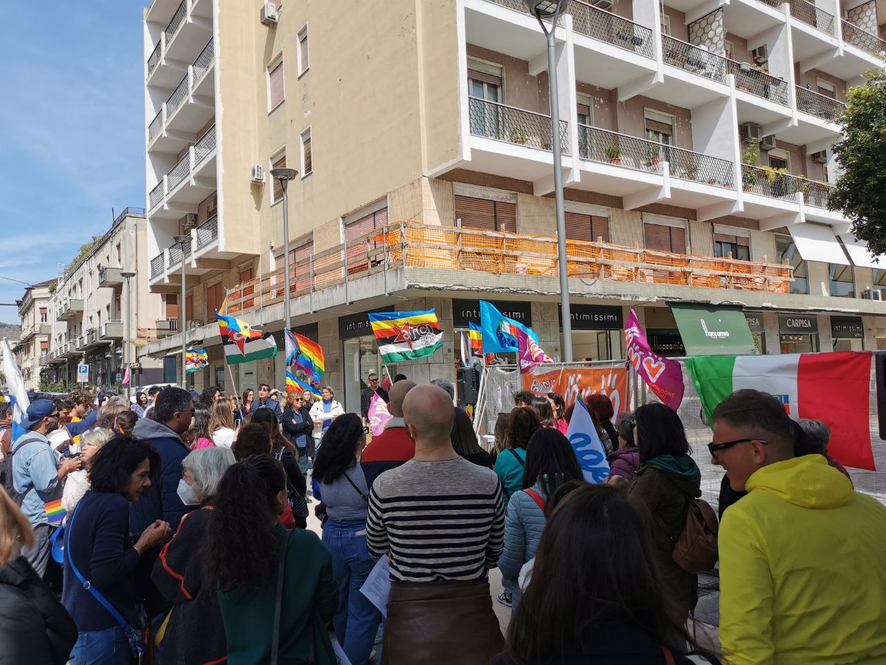 Messina al fianco delle famiglie arcobaleno alla manifestazione “DisObbediamo”