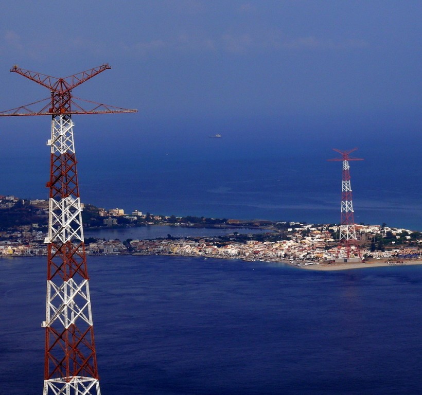 Torre Faro: da traliccio della luce a simbolo di una città