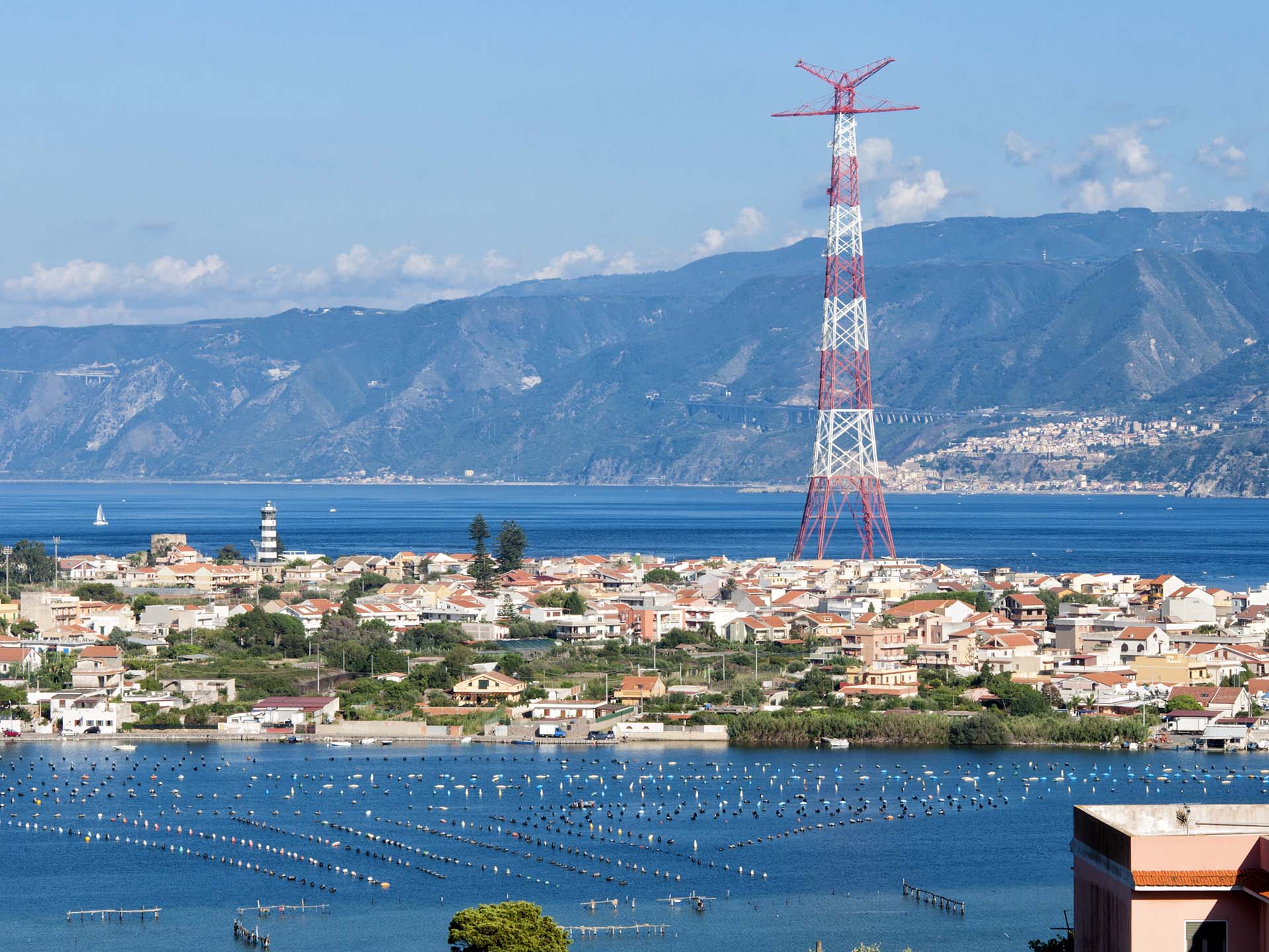 Pilone di Torre Faro. Vista dai Laghi di Ganzirri