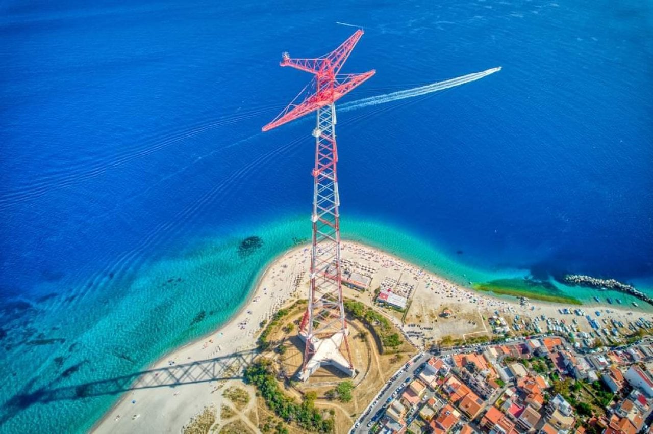 Pilone di Torre Faro. Vista dall'alto