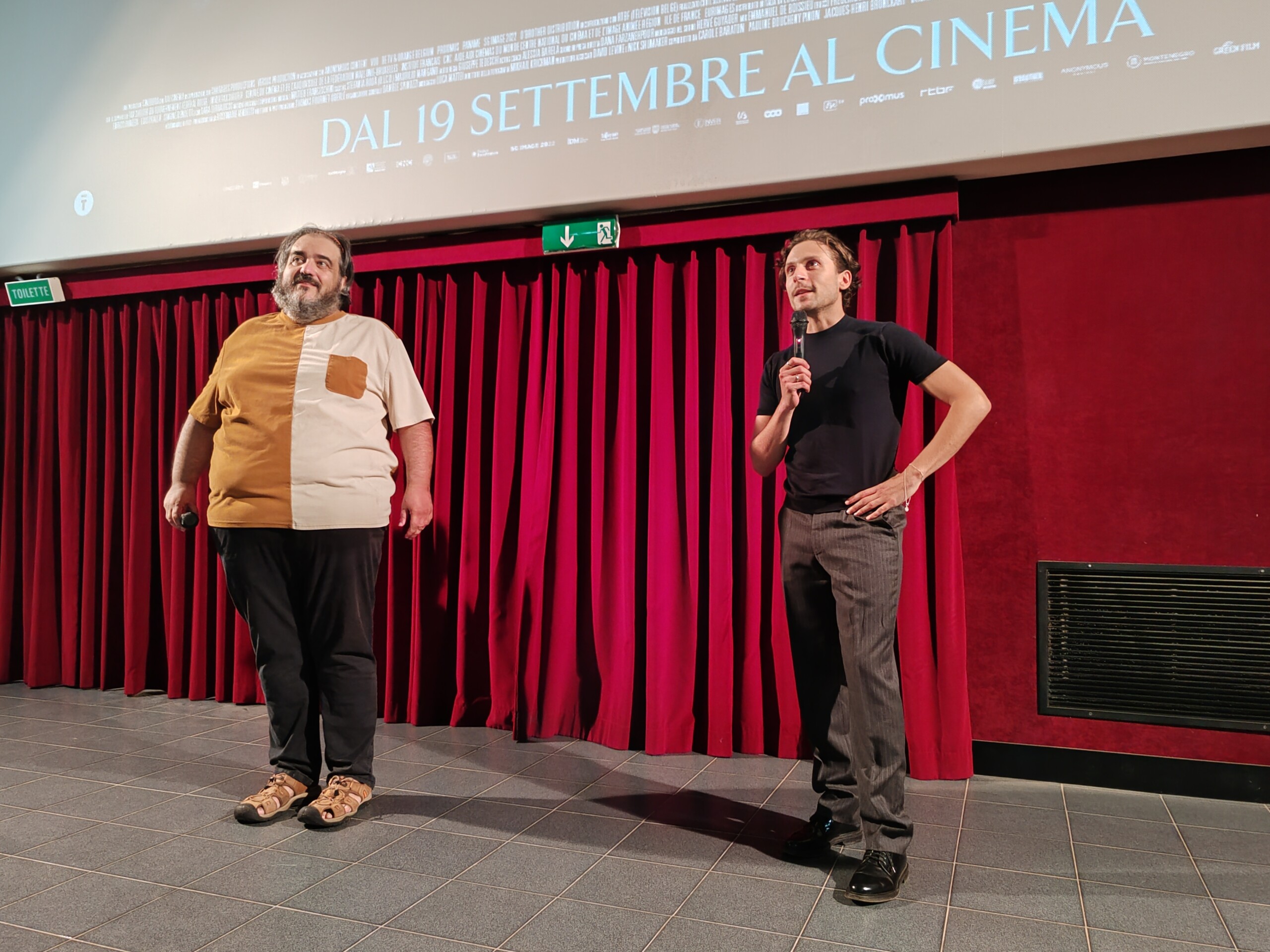 L’attore Giuseppe De Domenico con il direttore del cinema Iris Umberto Parlagreco