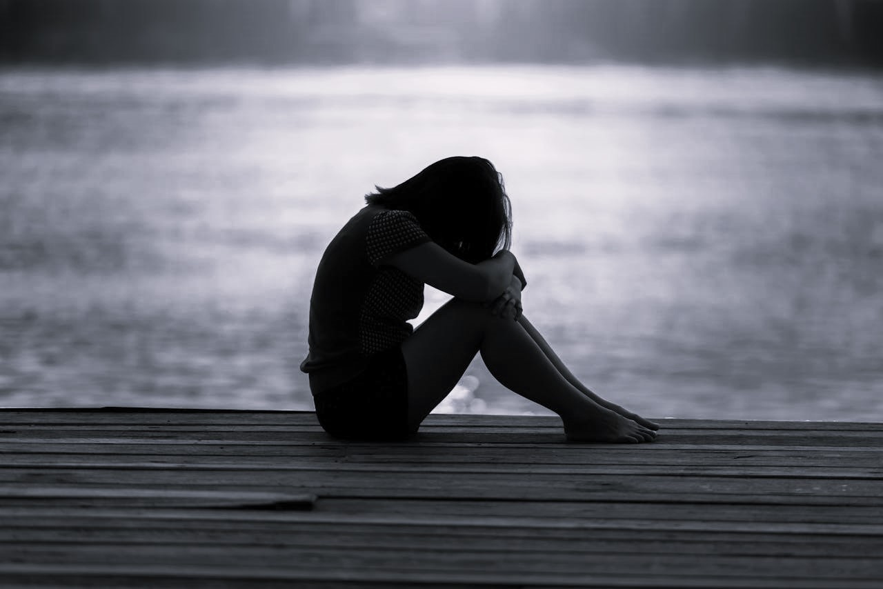 Ragazza sul pontile