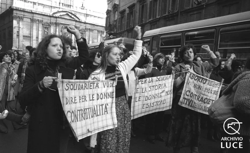 Donne manifestanti Fonte: archivioluce.com