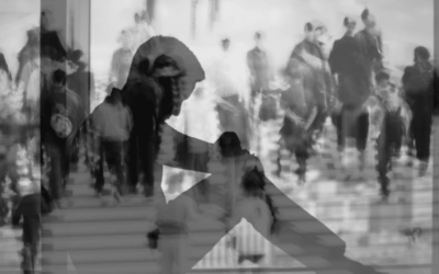 Sempre connessi, sempre più lontani: il paradosso della solitudine digitale